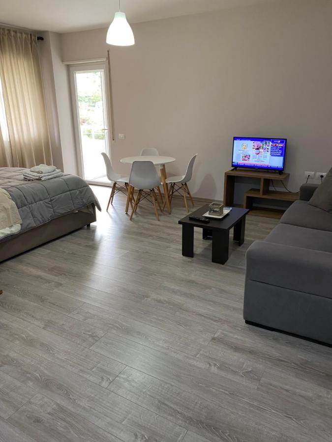 Apartamente Oslo Vlorë Exteriör bild