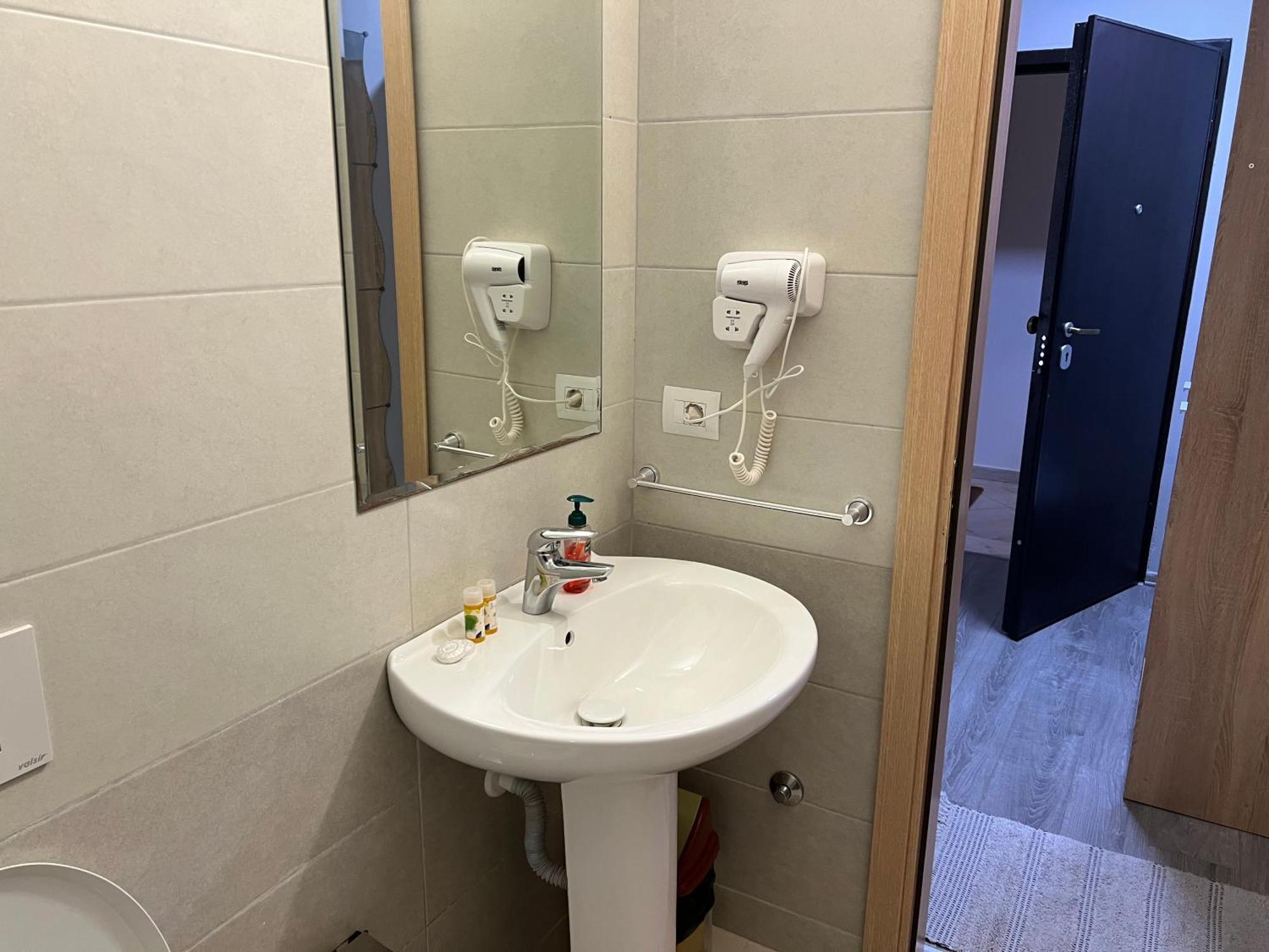 Apartamente Oslo Vlorë Exteriör bild