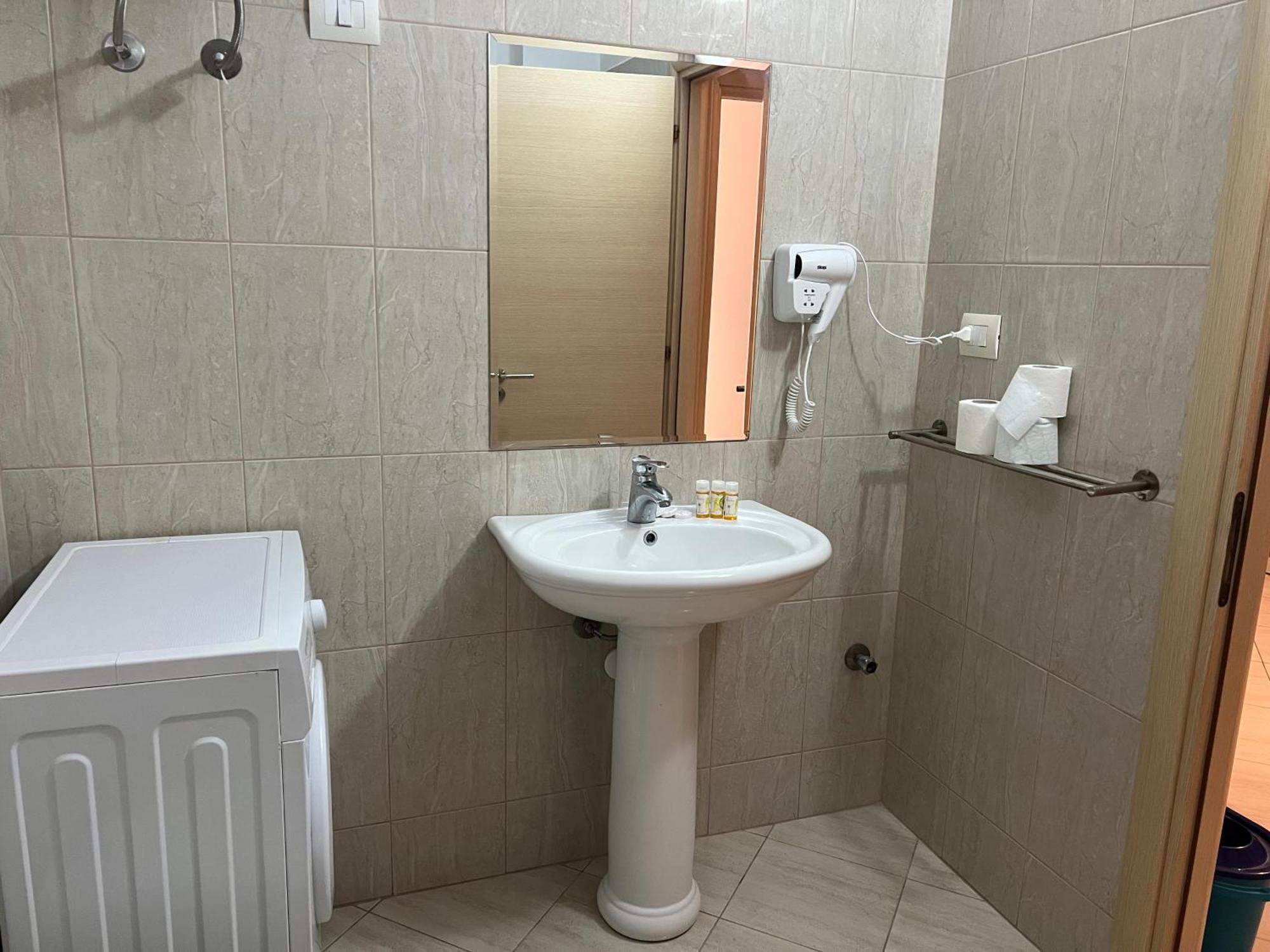 Apartamente Oslo Vlorë Exteriör bild